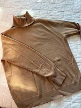 Uniqlo Women’s Cashmere Camel Turtleneck Sweater